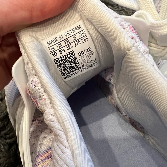 VALENTINE'S DAY ULTRABOOST 1.0 SHOES WOMENS SIZE 10. BRAND NEW. - Picture 4 of 5